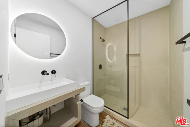 23812 Malibu Crest Drive, Malibu CA: https://media.crmls.org/mediaz/d5b8b8b5-9192-4b7e-b87d-e90272651b65.jpg