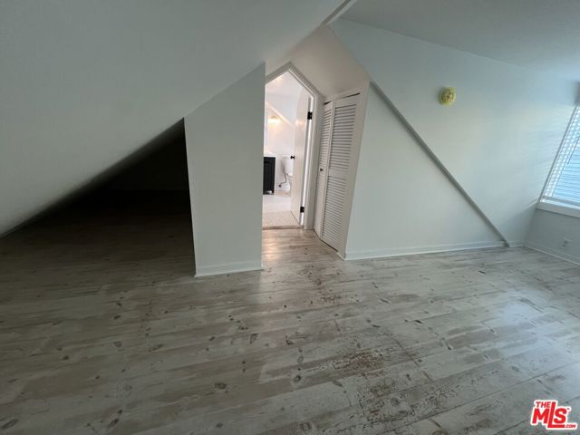 421 Grand Boulevard, Venice CA: https://media.crmls.org/mediaz/d5b94231-bd3a-41e5-aa47-8fc9c24bc9da.jpg