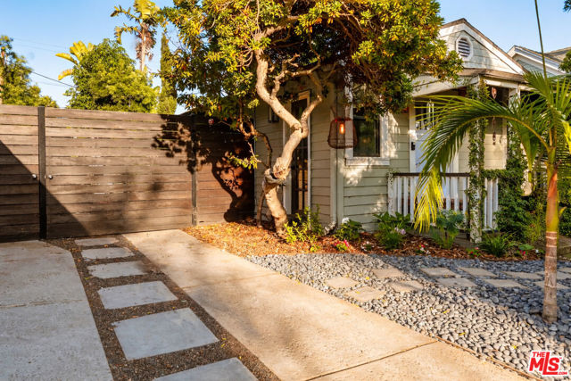 1014 Oakwood Avenue photo 5