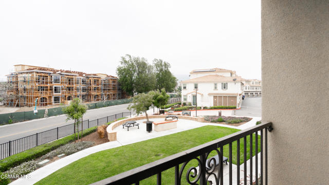 5057 Robles Street, Camarillo CA: https://media.crmls.org/mediaz/d5bc347f-542d-4e25-a6f5-cb3996b84e9c.jpg