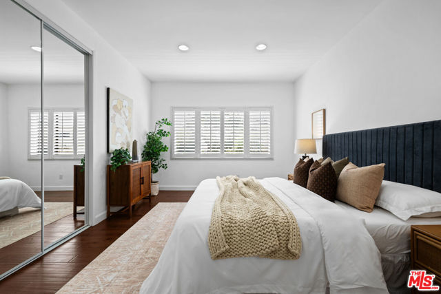 11928 Kiowa Avenue, Los Angeles CA: https://media.crmls.org/mediaz/d5bc7d17-89e0-4690-a9ef-d519a1fb7f9e.jpg
