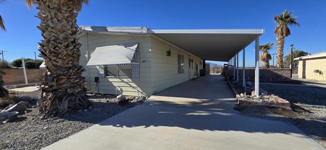 2577 Sorrel Avenue, Thermal CA: https://media.crmls.org/mediaz/d5bc82fc-cd49-4cad-a6ac-f200a86f7bf8.jpg