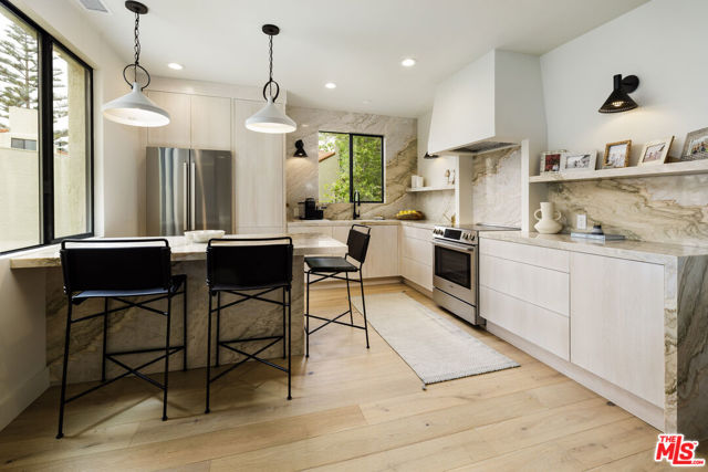 86 Seaview Drive, Santa Barbara CA: https://media.crmls.org/mediaz/d5bd2e83-5c1b-4f06-83a0-8c81c3ac0c30.jpg