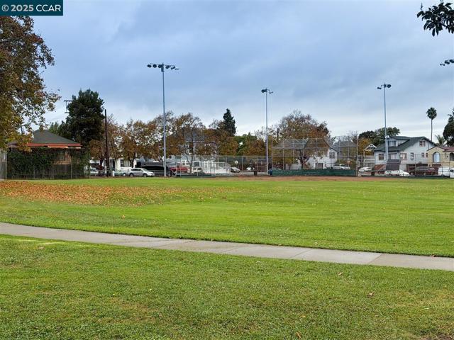 939 Ohio St, Vallejo CA: https://media.crmls.org/mediaz/d5bd4f4e-f4c8-4362-813b-8c1313665514.jpg