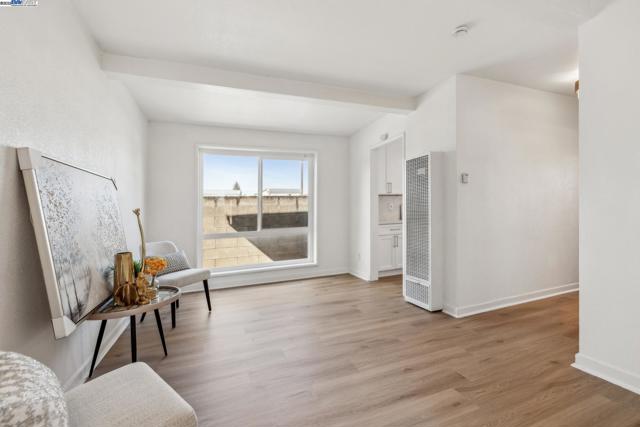 37107 Holly St, Fremont CA: https://media.crmls.org/mediaz/d5bd903e-e02e-48a4-85e2-d813e6bd2cef.jpg
