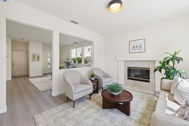 99 Elder Dr, Pacheco CA: https://media.crmls.org/mediaz/d5bde62f-e2ba-4c6d-91ef-4930dfb086f2.jpg