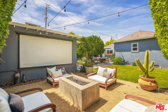 2590 Armacost Avenue, Los Angeles CA: https://media.crmls.org/mediaz/d5be0e13-292a-4be1-b54c-3d9e2604df0d.jpg