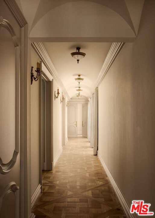 628 N Rodeo Drive, Beverly Hills CA: https://media.crmls.org/mediaz/d5be62a0-c6b9-4c3c-9a3f-fb21ffaa4a3a.jpg
