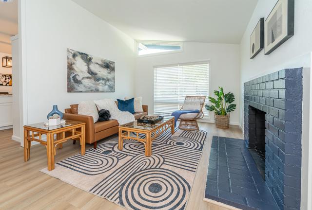 1172 Pine St, Livermore CA: https://media.crmls.org/mediaz/d5bf0f0a-c294-49db-a051-fd0fc6124d33.jpg