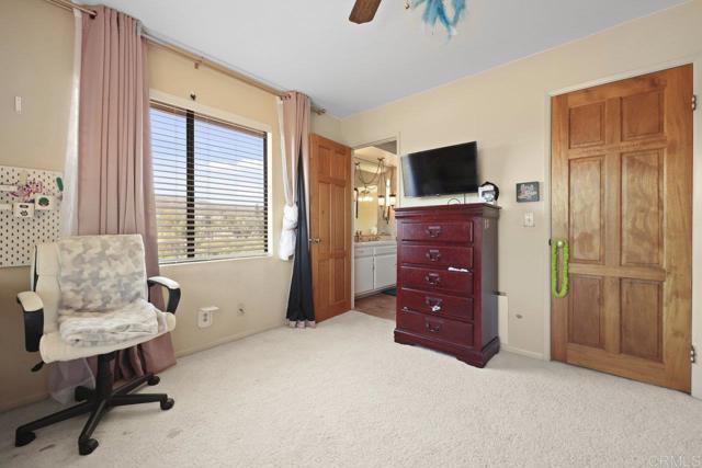 23742 Calistoga Place, Ramona CA: https://media.crmls.org/mediaz/d5bf3cec-9b11-484b-a62a-dac2d78dd9fa.jpg