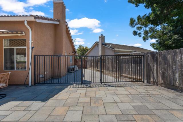 2190 Glarner Street, Hollister CA: https://media.crmls.org/mediaz/d5bf96b1-9b1d-45c2-a5ab-7d15a79d3f9f.jpg