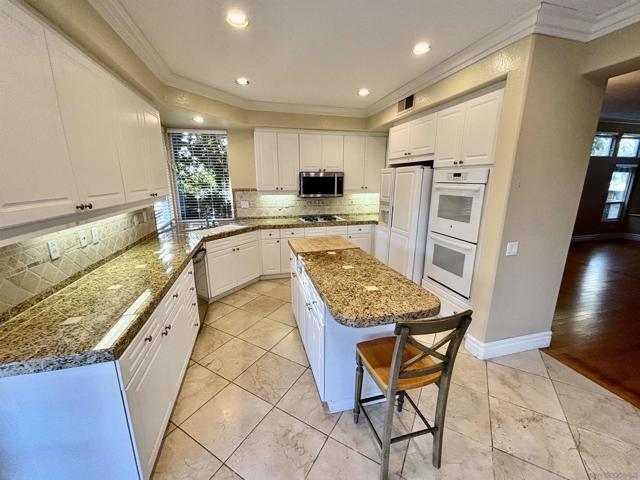 5147 Ruette de Mer, San Diego, California 92130, 5 Bedrooms Bedrooms, ,3 BathroomsBathrooms,Single Family Residence,For Sale,Ruette de Mer,240028735SD