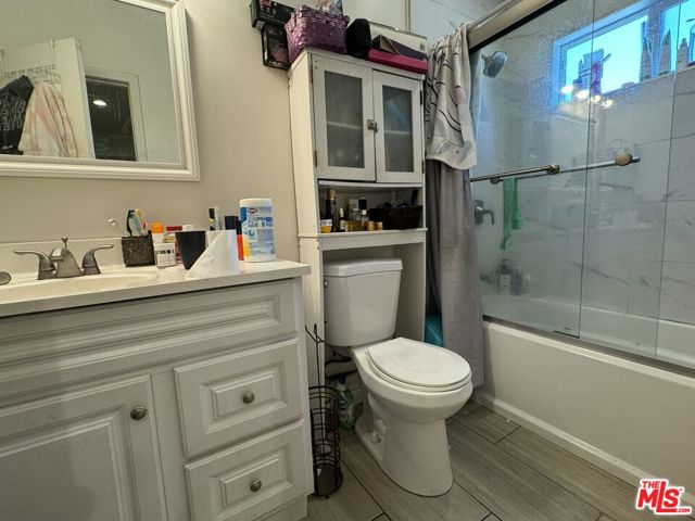 8910 Noble Avenue, North Hills CA: https://media.crmls.org/mediaz/d5c012e4-86ef-4b7d-88e6-5ac0013d3c20.jpg