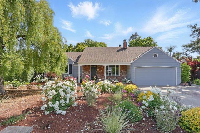 1633 Dallas Court, Los Altos CA: https://media.crmls.org/mediaz/d5c038ed-5d4d-4779-adf7-42df5d9c6fbc.jpg