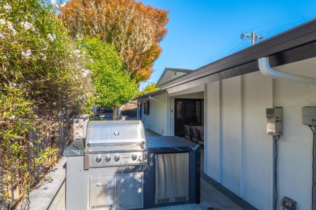 859 Balboa Avenue, Pacific Grove CA: https://media.crmls.org/mediaz/d5c040f1-1b1f-4e73-9ed6-0b773a11a7d5.jpg