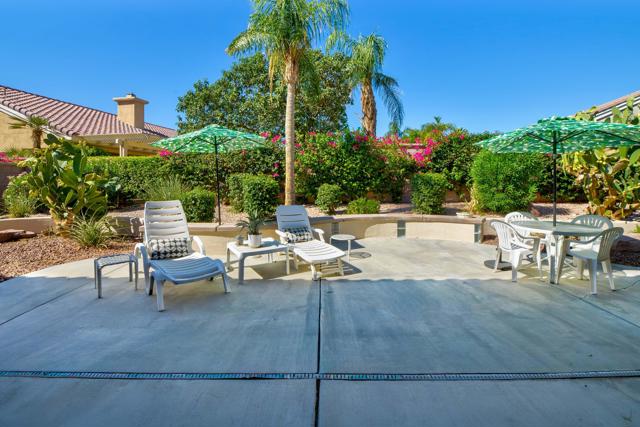 35925 Rosemont Drive, Palm Desert CA: https://media.crmls.org/mediaz/d5c0b477-8798-4158-9f0d-6b8e8a0b5ebc.jpg
