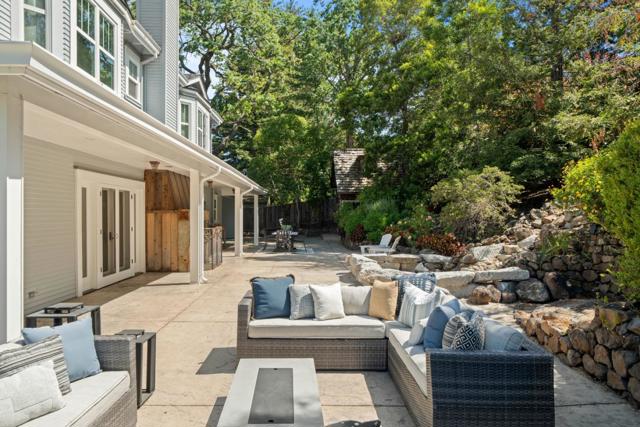 1353 Edgewood Road, Redwood City CA: https://media.crmls.org/mediaz/d5c1ff23-0b1a-4738-93e8-4a1b668ef59b.jpg