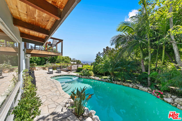 1470 N Tigertail Road, Los Angeles CA: https://media.crmls.org/mediaz/d5c266a2-0b18-4dd1-8f42-09598aba1ed8.jpg