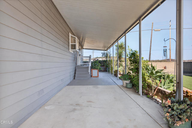5540 W 5TH Street, Oxnard CA: https://media.crmls.org/mediaz/d5c26f14-b011-4598-b05b-21f0bce35662.jpg