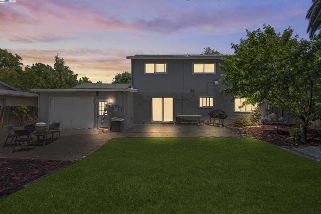 963 Getoun Dr, Concord CA: https://media.crmls.org/mediaz/d5c27912-d5a9-44e7-bf37-4c98f0f697f0.jpg