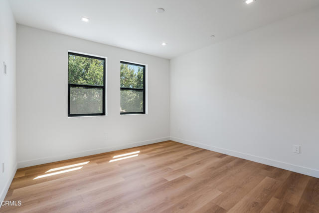 Detail Gallery Image 36 of 68 For 2821 Los Robles Rd, Thousand Oaks,  CA 91362 - 3 Beds | 2/1 Baths