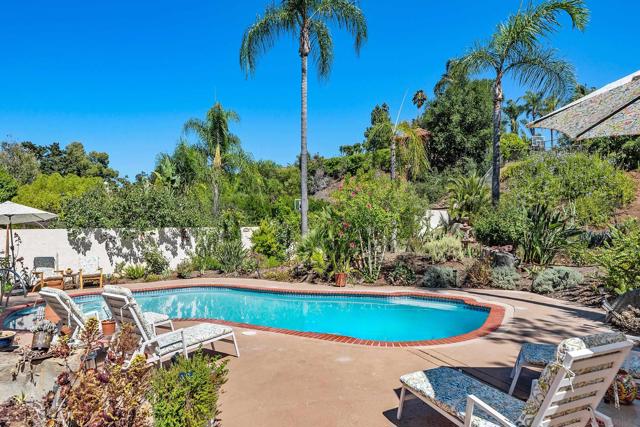 13414 Calle Colina, Poway CA: https://media.crmls.org/mediaz/d5c47c53-ed72-475b-995f-86066df21a42.jpg
