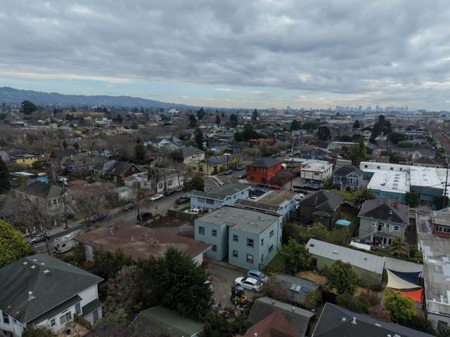2238 7Th, Berkeley CA: https://media.crmls.org/mediaz/d5c489f4-f962-4ca1-b906-cd94e67f0b1b.jpg