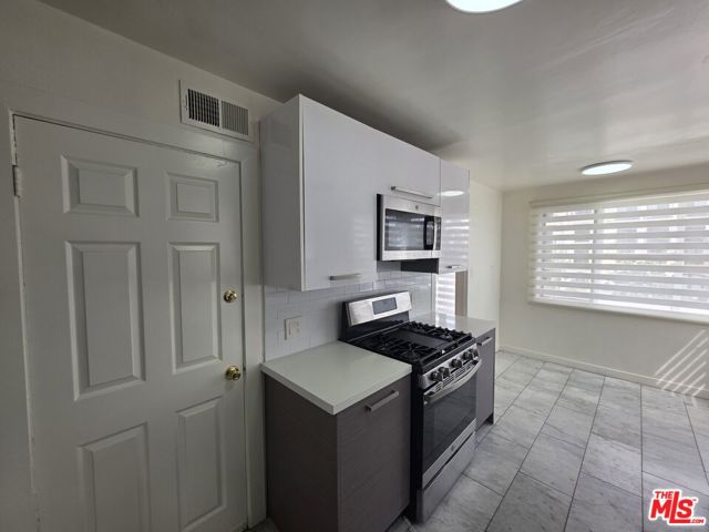 1635 S Beverly Glen Boulevard, Los Angeles CA: https://media.crmls.org/mediaz/d5c4c455-d81c-405f-a8bd-91d62af0dfc4.jpg