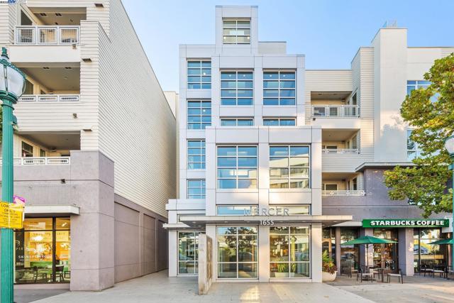 1655 N California Blvd, Walnut Creek CA: https://media.crmls.org/mediaz/d5c4e7b4-9224-4dba-b865-c01f73c0807c.jpg