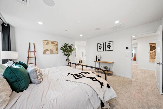 3135 Linwood St, Vista CA: https://media.crmls.org/mediaz/d5c51765-fb45-4214-8250-def8234775f6.jpg