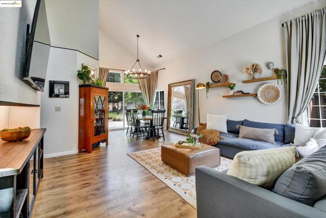 2944 Von Doolen Court, Pinole CA: https://media.crmls.org/mediaz/d5c51c15-e1b6-44a6-8a3b-8eb0a5d29ebb.jpg
