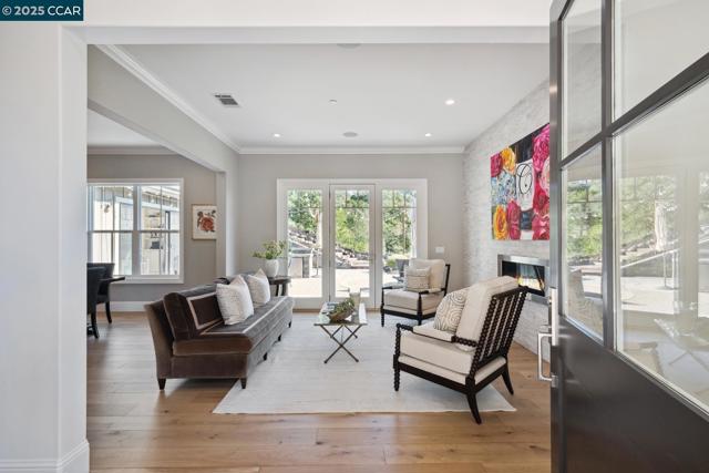 1204 Glen Rd, Lafayette CA: https://media.crmls.org/mediaz/d5c53574-9b96-42a1-b01b-144b880072c3.jpg