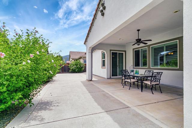 7942 Cinnamon Way, Gilroy CA: https://media.crmls.org/mediaz/d5c5f4eb-f35a-4380-aab6-147586c2bd53.jpg