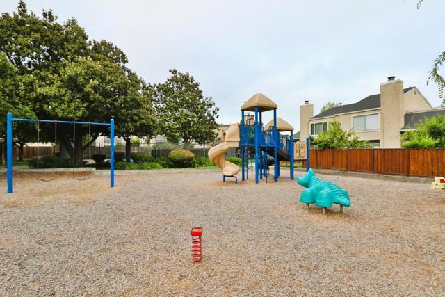 284 Rosewood Court, Hayward CA: https://media.crmls.org/mediaz/d5c60756-9f12-4159-a285-7d75dc9621ad.jpg