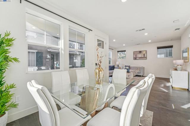 37898 Seafarer Road, Newark CA: https://media.crmls.org/mediaz/d5c62d50-5bc8-41f4-be08-5877fbba2cce.jpg