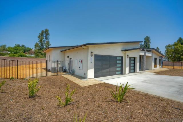 16350 Sage Trails Ct, Poway CA: https://media.crmls.org/mediaz/d5c63302-4778-444f-8cea-9ac6f7f946f8.jpg