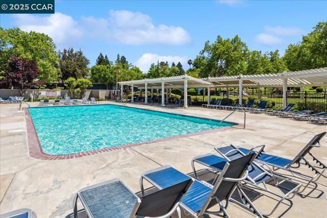 97 Woodranch Cir, Danville CA: https://media.crmls.org/mediaz/d5c63e98-1589-49a0-b4e4-8992bd220299.jpg