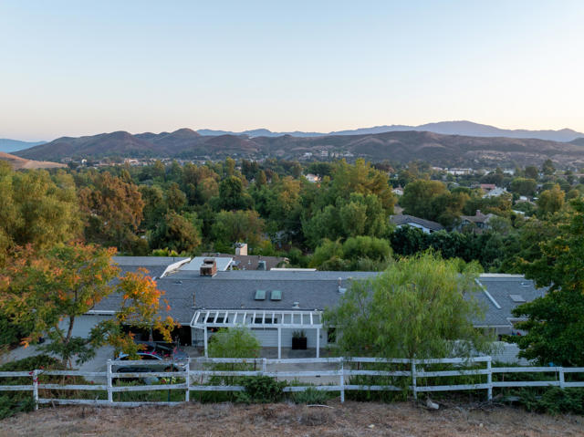 53 Foothill Drive, Agoura Hills CA: https://media.crmls.org/mediaz/d5c65601-6711-4720-8083-4299b46d09ba.jpg