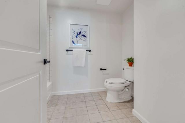 401 Crescent Court, San Francisco CA: https://media.crmls.org/mediaz/d5c6693f-26e8-4267-8637-e9ca7dc43aac.jpg