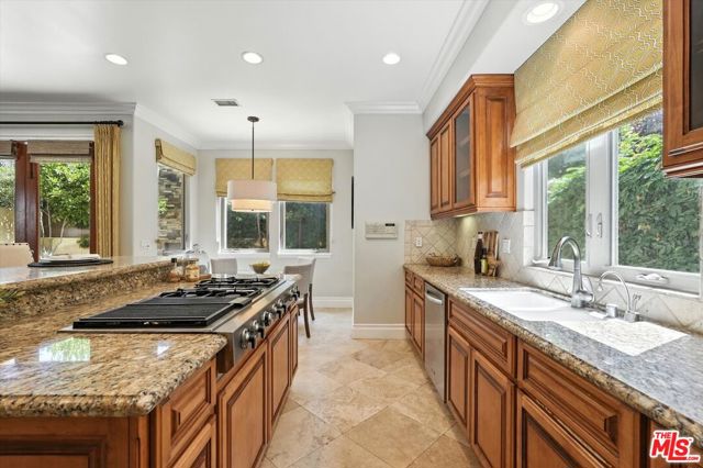 3200 Elm Avenue, Manhattan Beach, California 90266, 5 Bedrooms Bedrooms, ,4 BathroomsBathrooms,Residential,For Sale,Elm,25584821