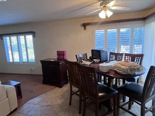 1222 Murdell Ln, Livermore CA: https://media.crmls.org/mediaz/d5c798a7-c8bd-4f27-a97a-5600c7bac12c.jpg