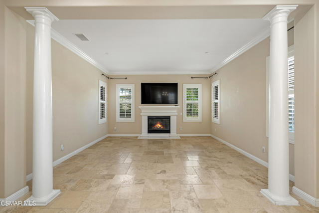 Image 5 of 46 For 7375 Elk Run Way