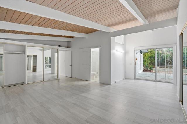 4985 Pacifica, San Diego CA: https://media.crmls.org/mediaz/d5c7f12b-0d73-4e6a-9f7d-02c6b1bc8d30.jpg