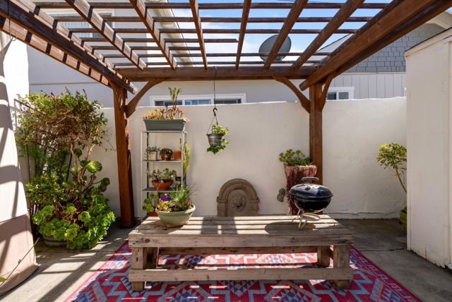 29 Buena Vista Street, Salinas CA: https://media.crmls.org/mediaz/d5c83072-2a5b-40ae-bc99-835517012b47.jpg