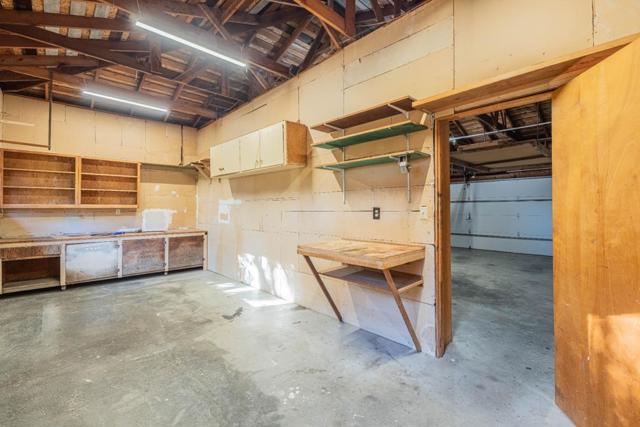 11745 Tam Oshanter Drive, Salinas CA: https://media.crmls.org/mediaz/d5c85fa1-86bf-4ddb-bbd3-f273cf6fd4f1.jpg