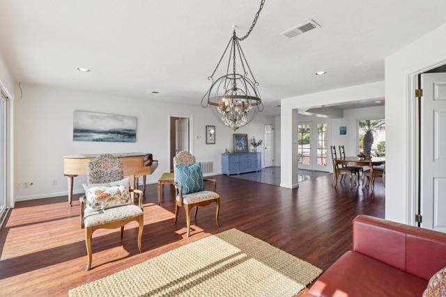 Detail Gallery Image 11 of 72 For 1607 Hunsaker St, Oceanside,  CA 92054 - 4 Beds | 3 Baths