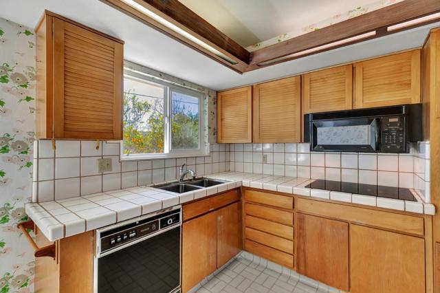 1006 W Knickerbocker Drive, Sunnyvale CA: https://media.crmls.org/mediaz/d5c94305-a2ae-4225-813f-772040e1d88a.jpg