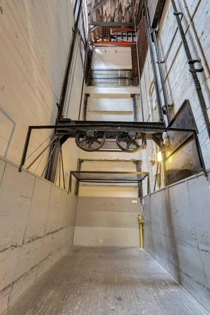 4053 Harlan Street, Emeryville CA: https://media.crmls.org/mediaz/d5c9a870-8651-404d-8685-b81b6e7720da.jpg