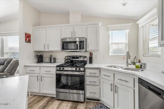 20652 Lassen Street, Chatsworth CA: https://media.crmls.org/mediaz/d5c9aed3-f65c-49ba-9111-ace26389ccf0.jpg