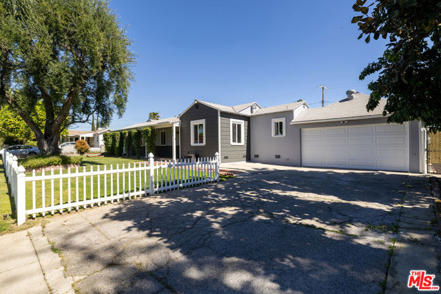 5926 Cleon Avenue photo 2